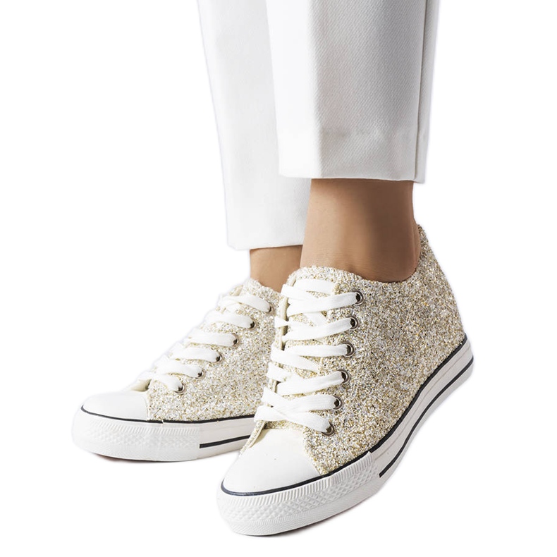 Zlatne tenisice s niskim klinom iz Garceaua zlatna