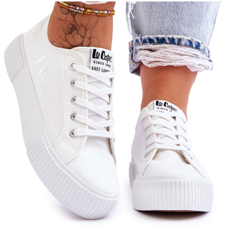 Udobne tenisice s platformom Lee Cooper LCW-23-31-1806L Bijele bijela
