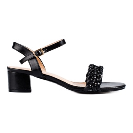 Crne sandale na nisku petu marke Shelovet crna