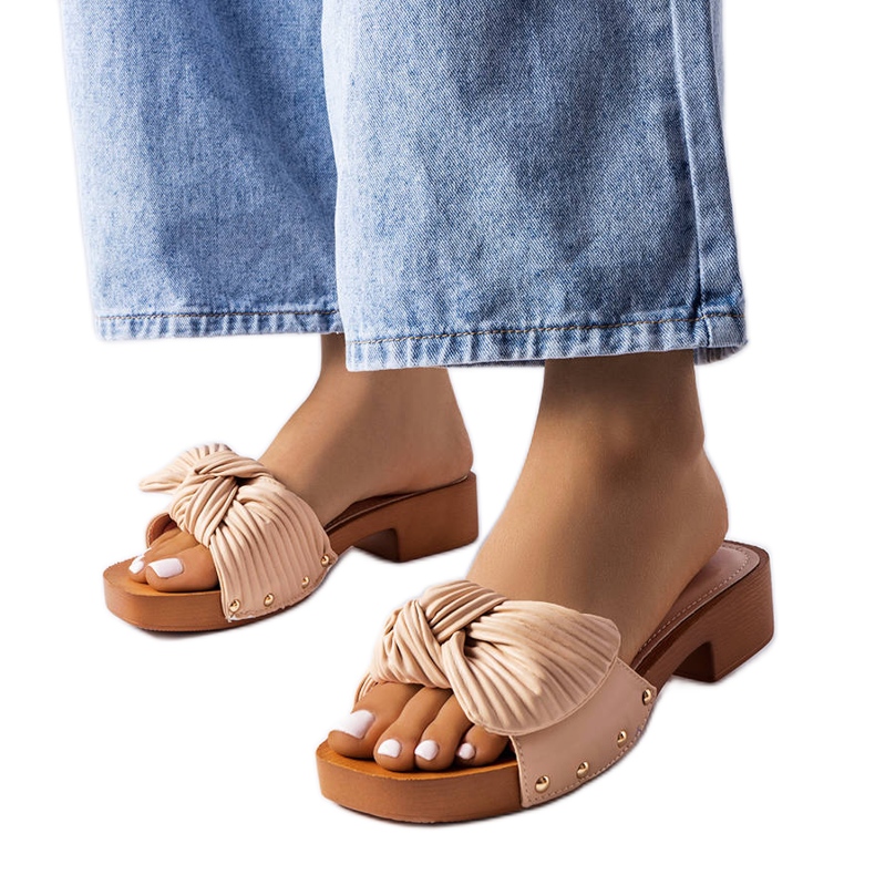 Bež cipele s niskom petom iz Rocheforta