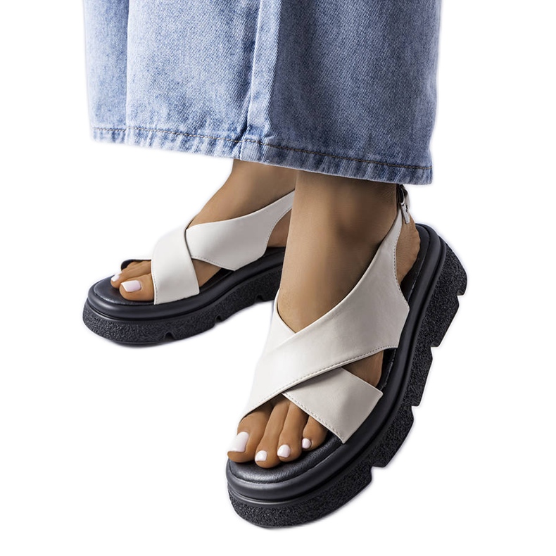 Evento Bež sandale s platformom iz Oakwaya