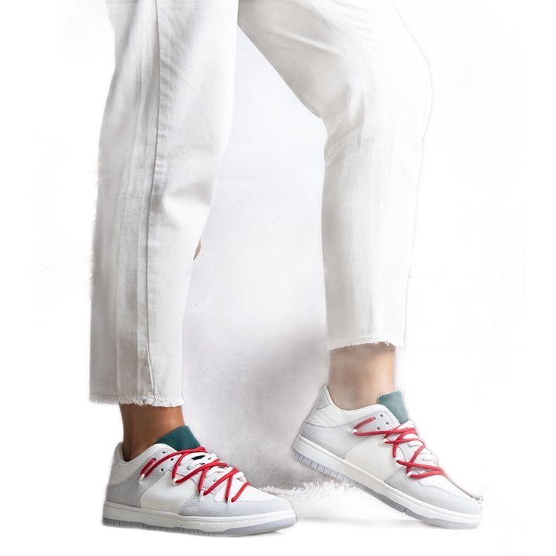 Sive tenisice s crvenim vezicama iz Aucoina bijela