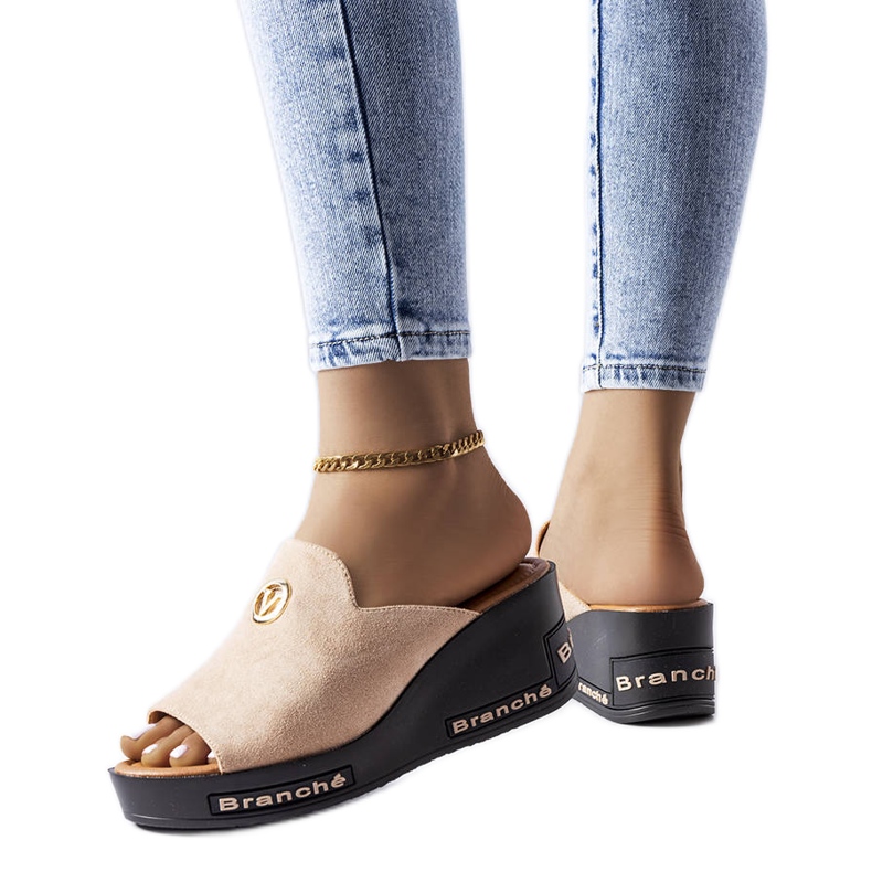 Bež sandale na visoke klinove iz Vinceza