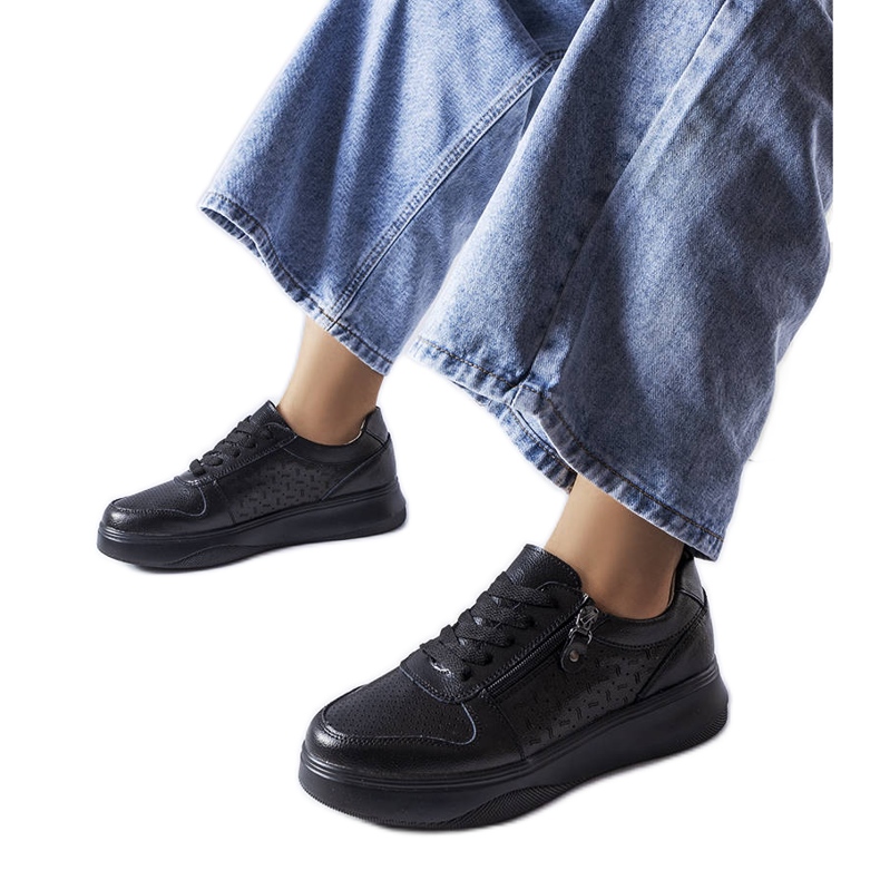 Crne kožne cipele ukrašene Jezzi patentnim zatvaračem crno