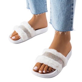 Bijeli krzneni tobogani s cirkonima iz Carrita bijela