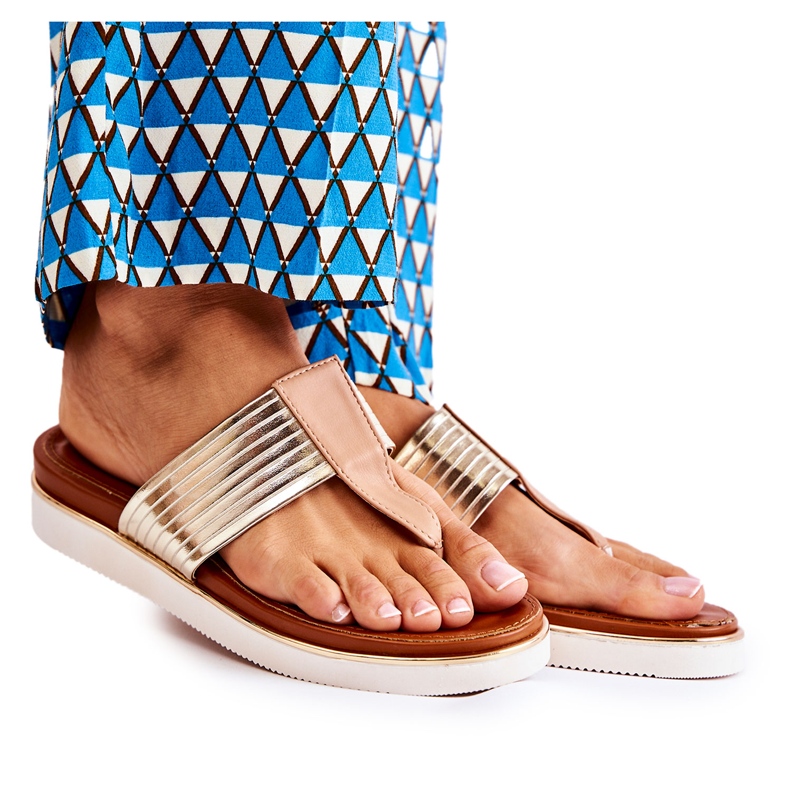 Ženske flip-flops na bež-gold platformi