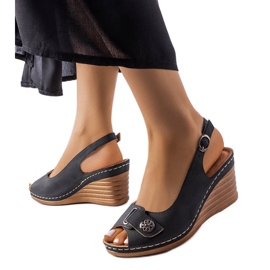 Crne sandale na klin od Sheridan crna