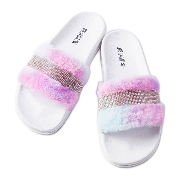 Šarene krznene tobogane sa kamenčićima iz Carrita ružičasta