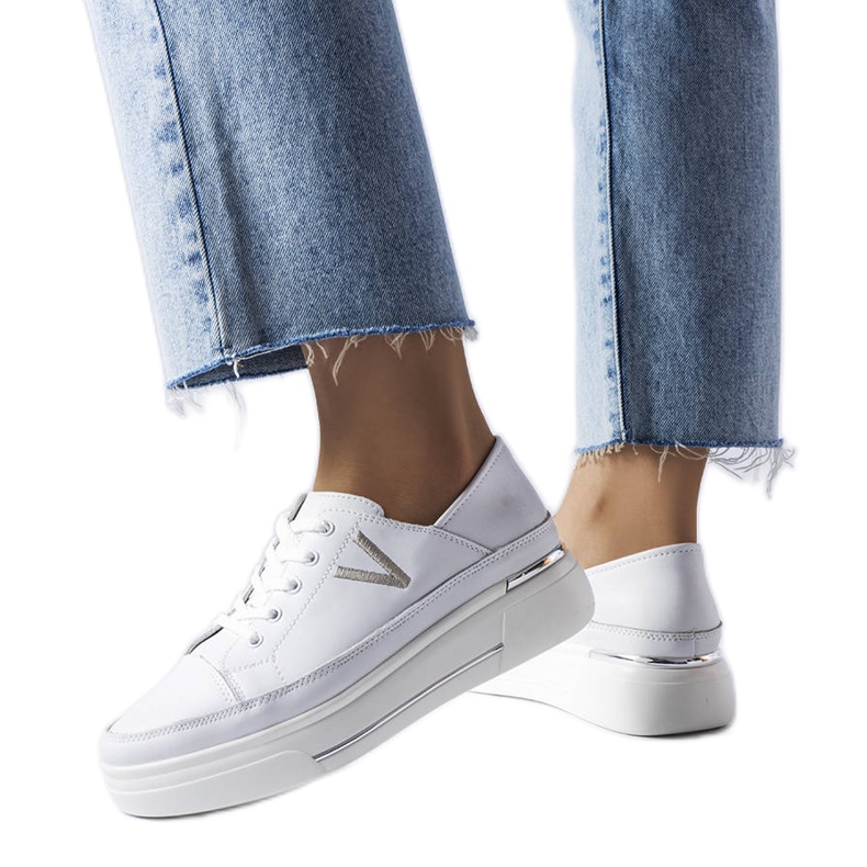 Vinceza Vincez bijele svijetle tenisice bijela