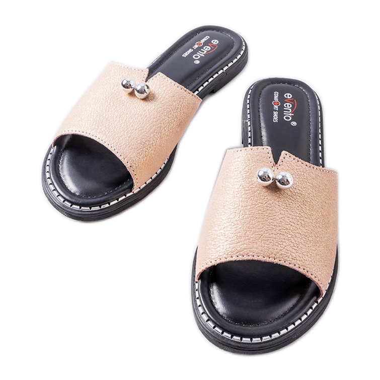 Roze metalik sandale s biserima iz Frederija ružičasta