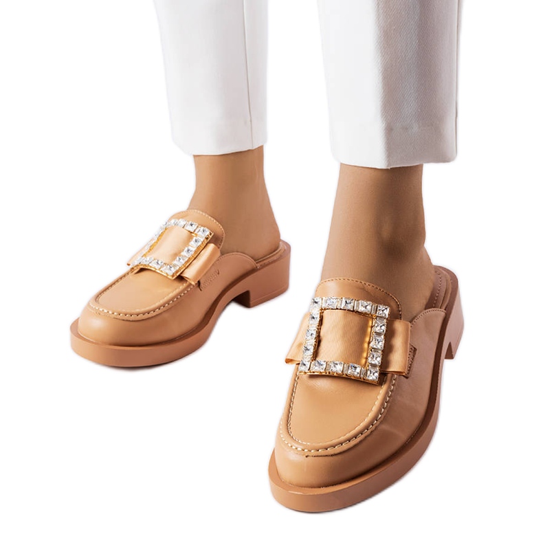 Smeđi tobogani s ugrađenim prstom iz Columbusa smeđa