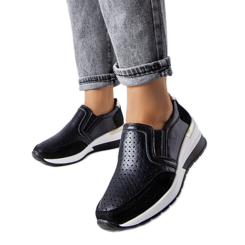 Crne ažurne tenisice na klin od Vernona crno