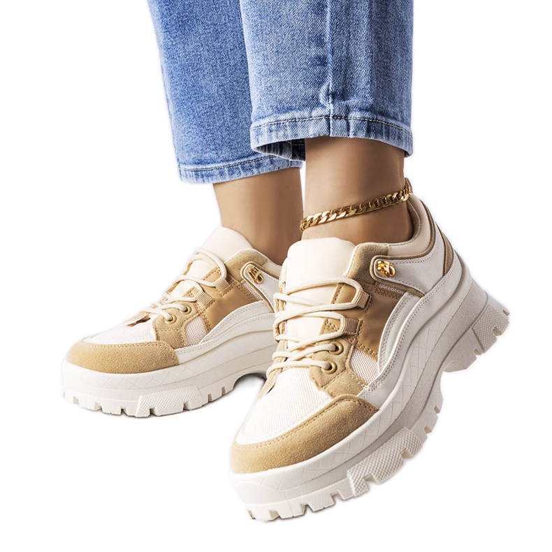 Via smeđe cipele na niskom potplatu sa zaštitnikom bež