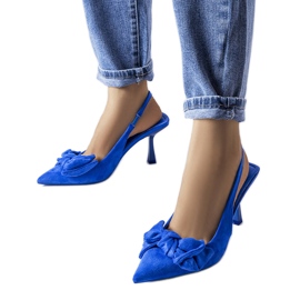 Plave pribadače s mašnicom iz Olenga plava