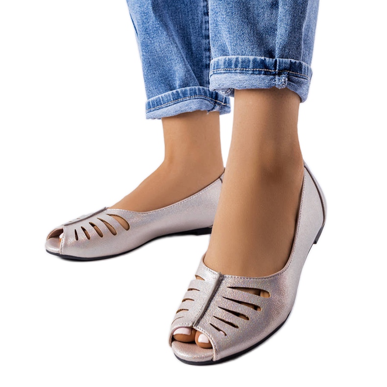 Srebrne metalik balerinke s izrezima iz Fongemieja srebro