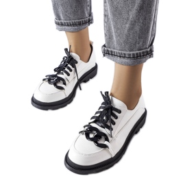 Bijele brogove s lancem iz Allaina bijela