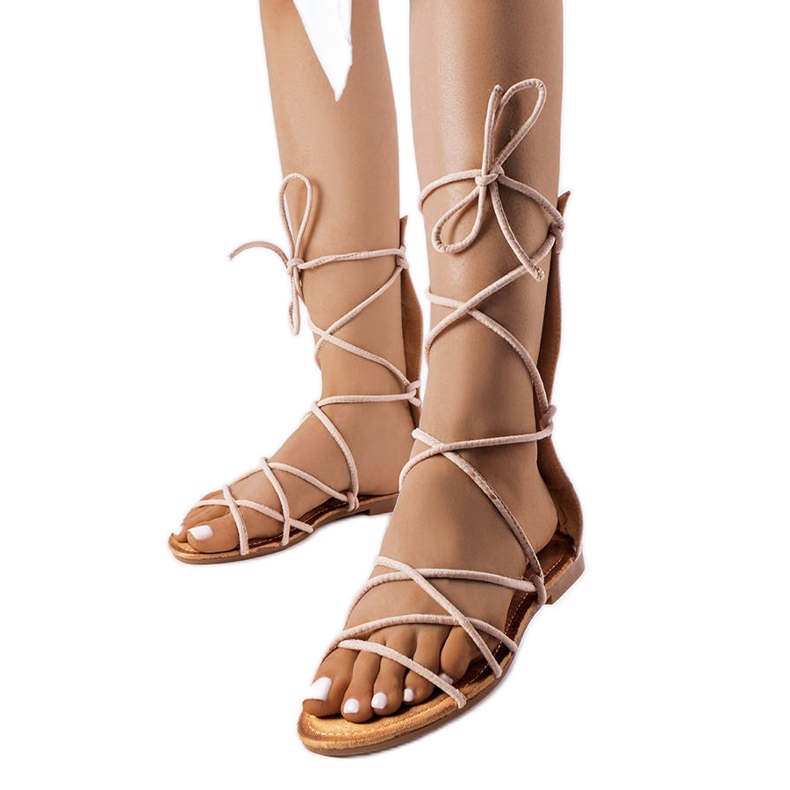 Bež sandale s visokim vezanjem iz Heliporta