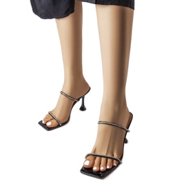 Crne sandale na visoku petu s Paso kamenčićima crna