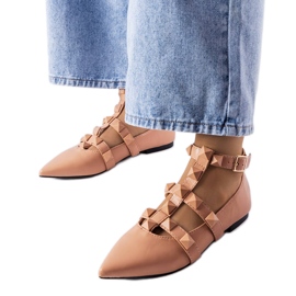 Bež balerinke sa spektakularnom Blur kopčom