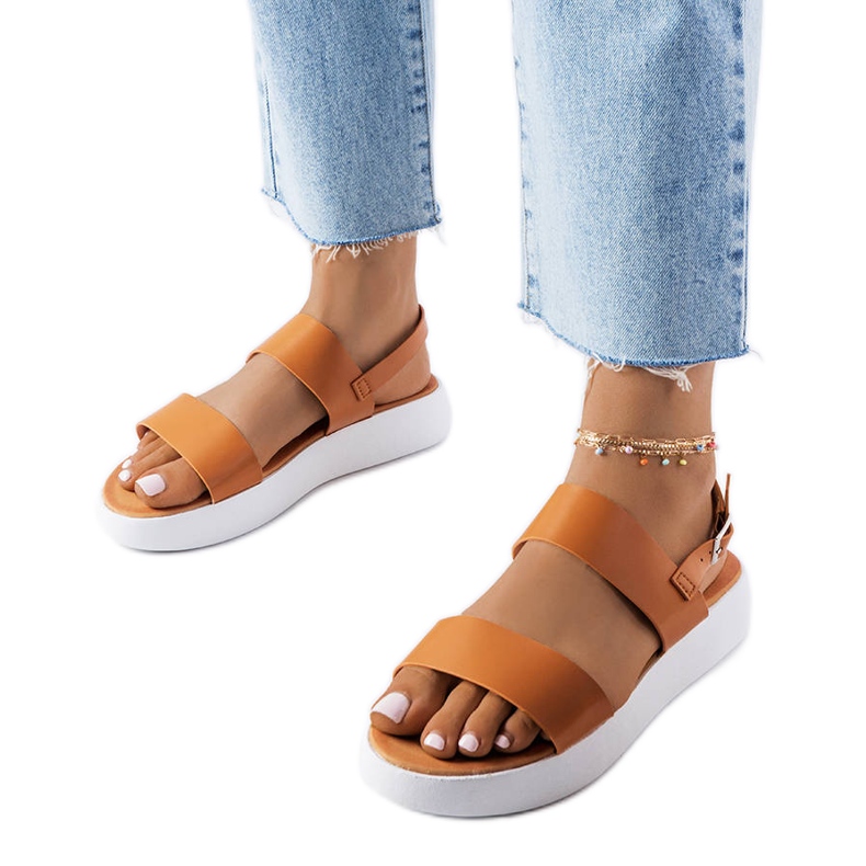 Smeđe sandale s platformom iz Isaaca smeđa