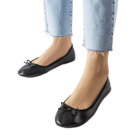 Crne balerinke ukrašene Vaillancour mašnom crna