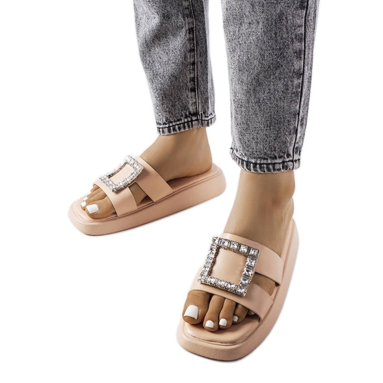 Bež klizači s kamenčićima iz Fusberta