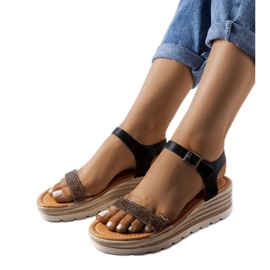 Crne sandale na klin marke Bussière crna