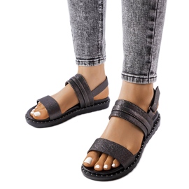 Crne sjajne sandale iz Felicienne crna