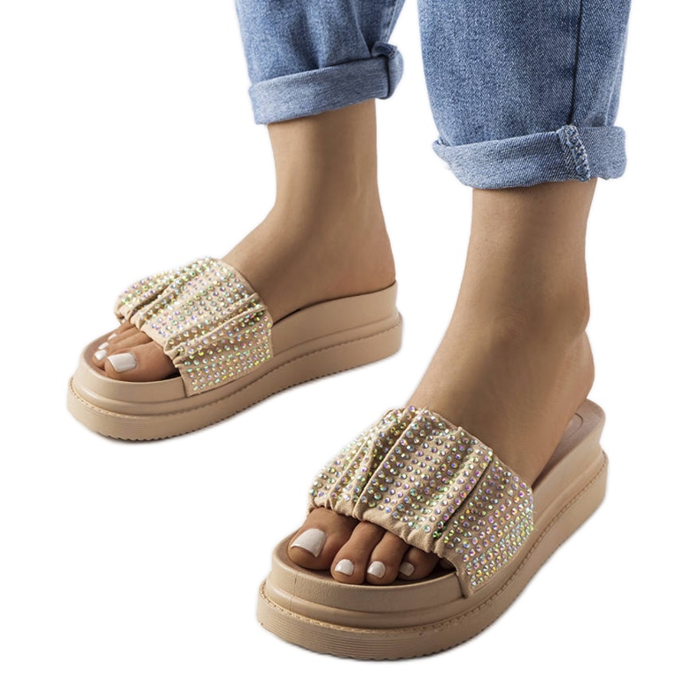 Bež sandale s platformom i kubičnim cirkonima iz Franeta