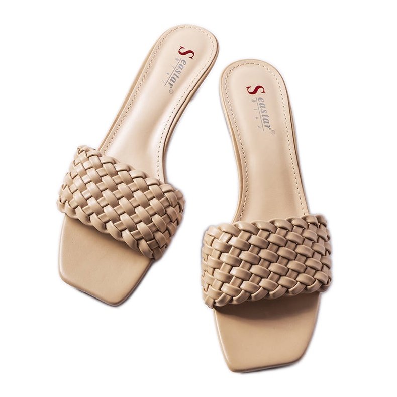 Bež sandale na nisku petu iz Burbanka