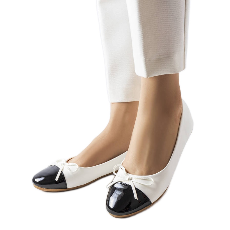 Bijele lakirane balerinke iz Despinsa bijela