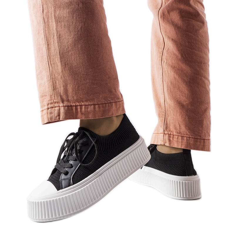 Crne tenisice od tkanine na platformi Mallus crno