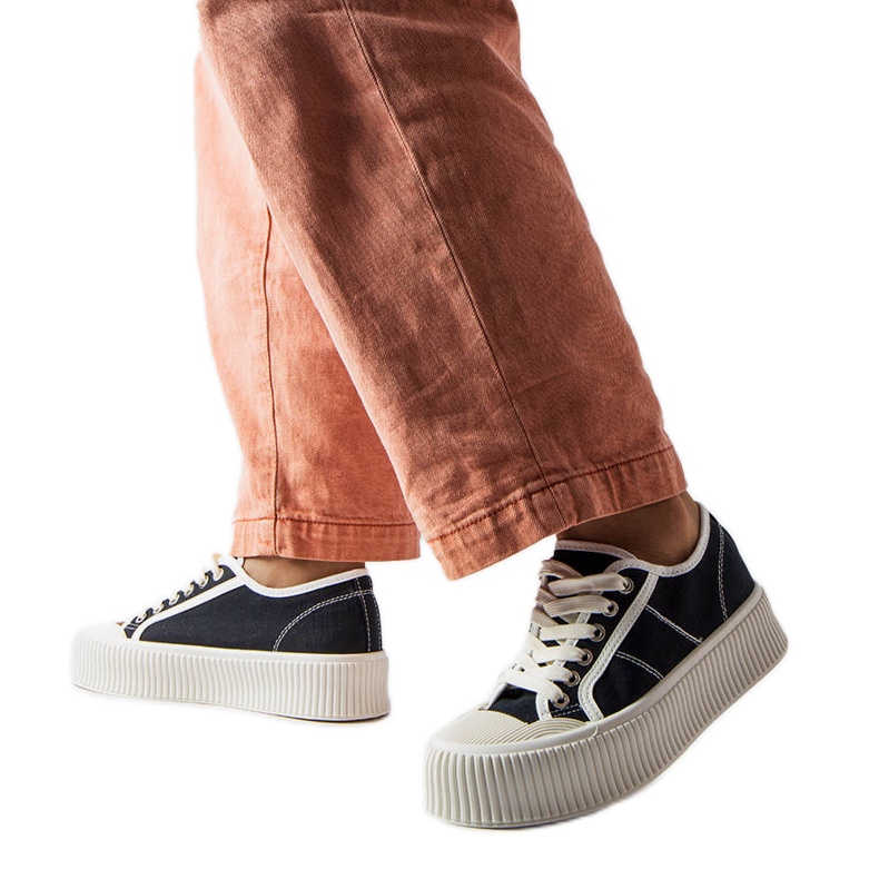 Castanthei crne tenisice s platformom crno