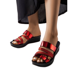 Loline crvene sjajne papuče crvena