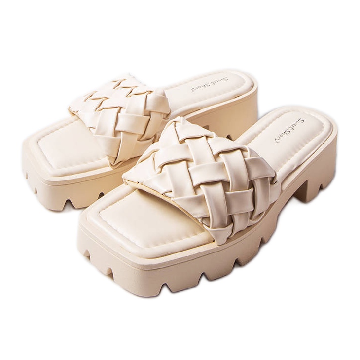 Bež papuče s traktorskim potplatom iz Lore