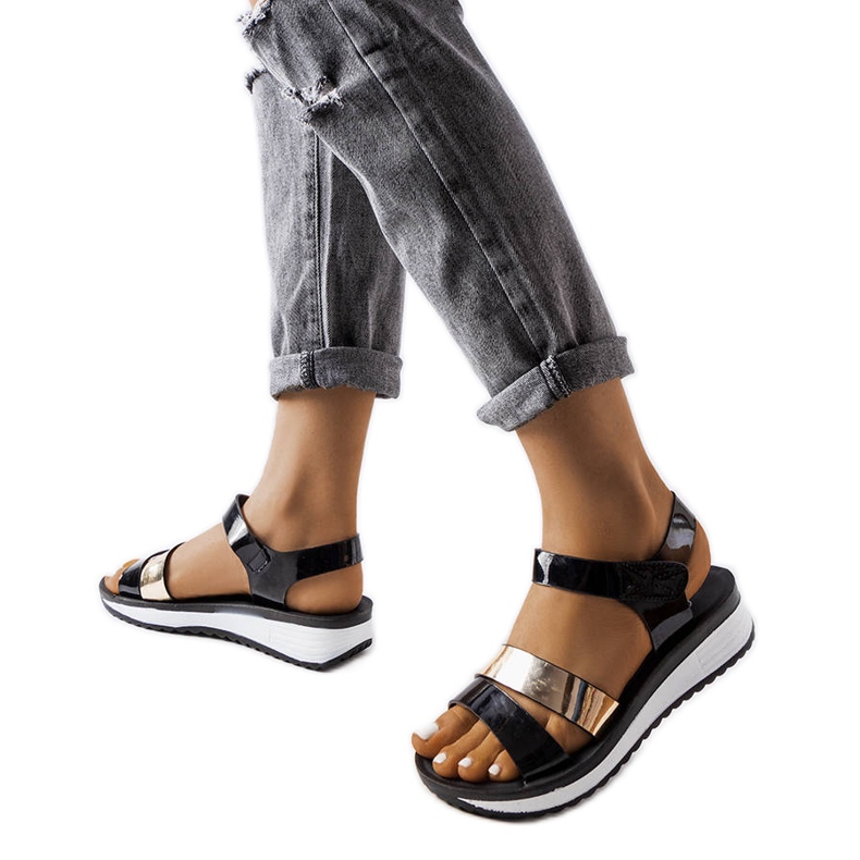 Inna Crne lakirane sandale Mila crno