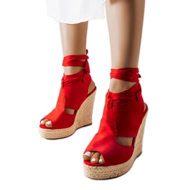 Crvene sandale na klin marke Baader crvena