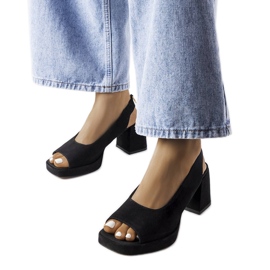 Karino Crne sandale od velura iz Karina crna