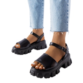 Vinceza Crne sandale na masivnom Vincez potplatu crna