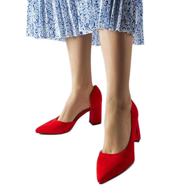 Crvene cipele na Sargent postu crvena