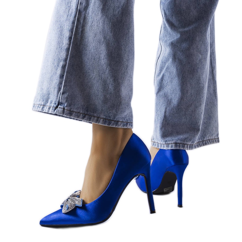 Plave igle sa satenskom završnicom i Mia mašnom plava