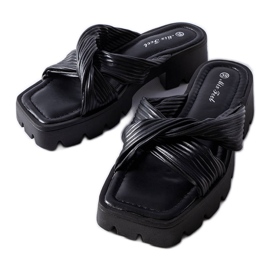 Dubé crne patike s traktor potplatom crna