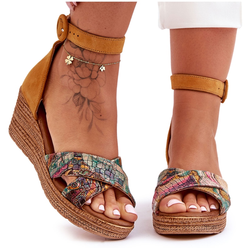 Maciejka Sandale na klin od brušene kože 04565-43 Narančasta