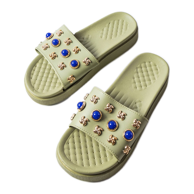 Zeleno ukrašeni tobogani iz Montesarchia zelena