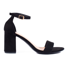 Ženske klasične sandale na bež Shelovet stup crna