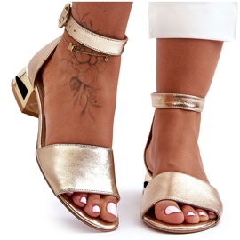 Kožne sandale na zlatne pete Laura Messi 2143 zlatne zlatni