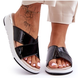 Lakirane niske papuče na wedge S.Barski AL22469 Crna