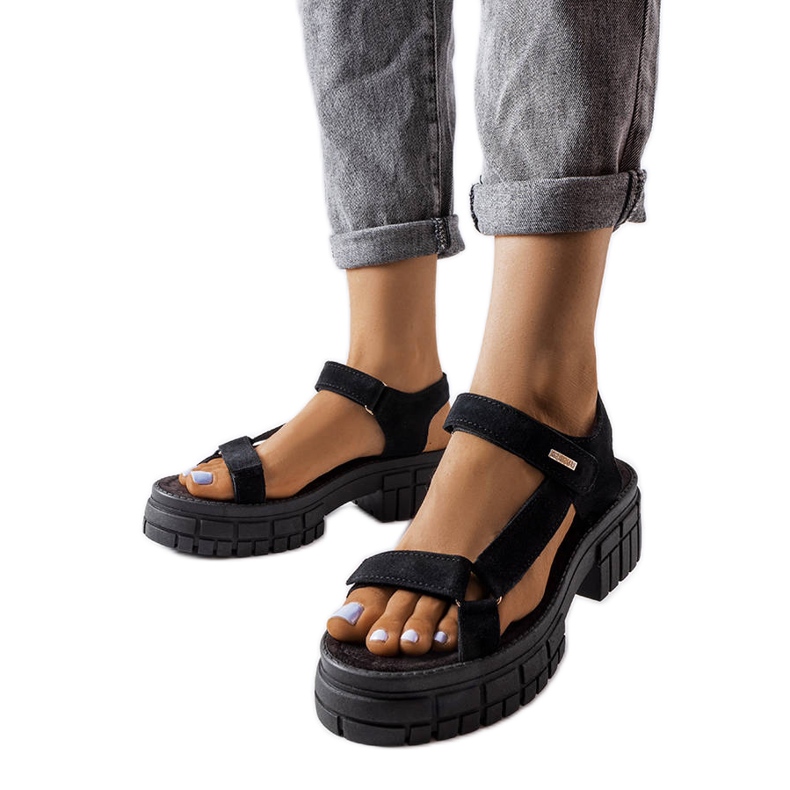 Crne sandale na stup Big Star LL276035 crno