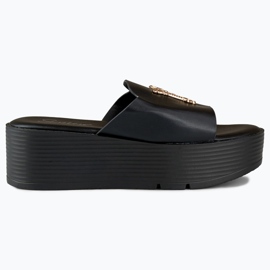 Ženske crne sandale na klin sa zlatnim ukrasima crno