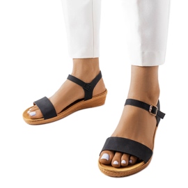 Crne sandale na klin iz Loggie crno